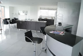 Luxury Penthouse Apartment With Heated Jacuzzi photo 7
